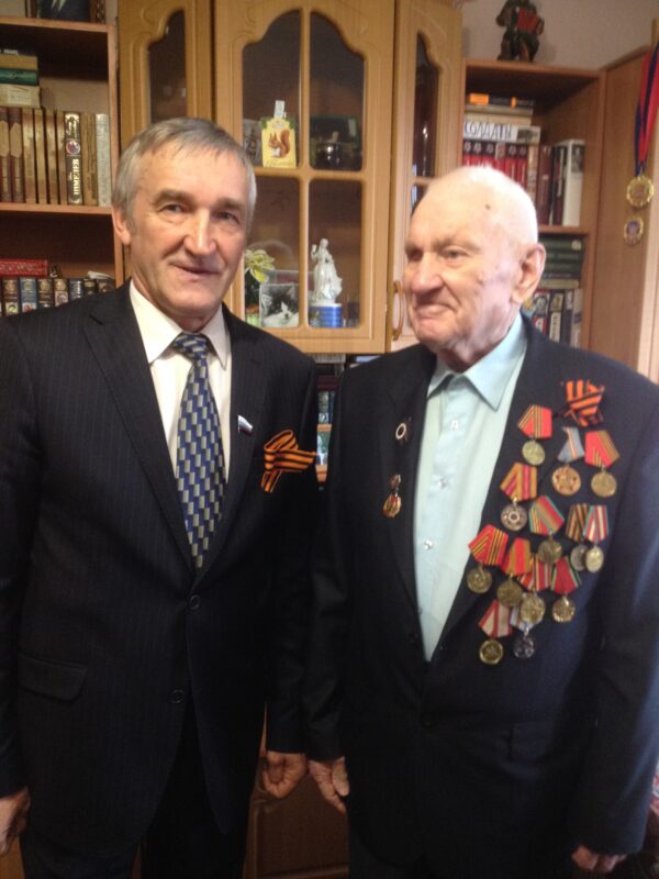 Ветераны принимают поздравления