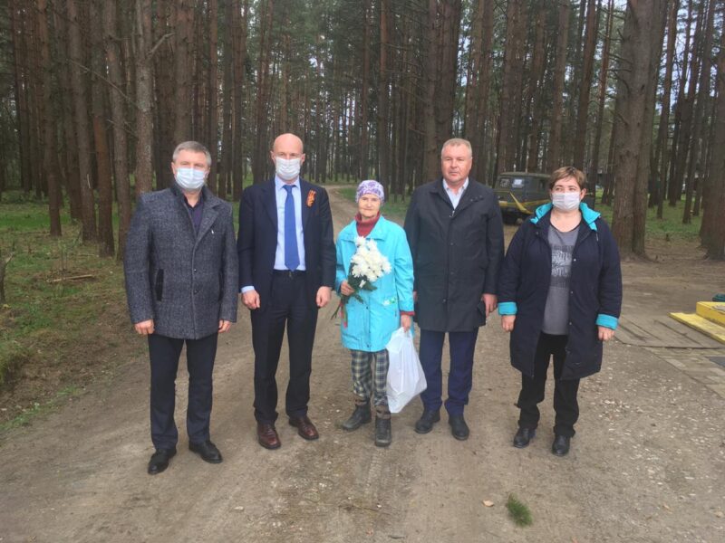 Ветераны принимают поздравления