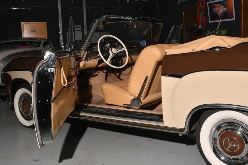 В Твери выставлен на продажу эксклюзивный кабриолет 1959 года