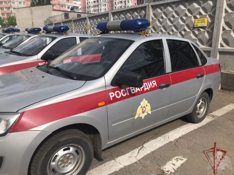 Росгвардейцы в Кашине задержали взломщика магазина Росгвардейцы в Кашине задержали взломщика магазина