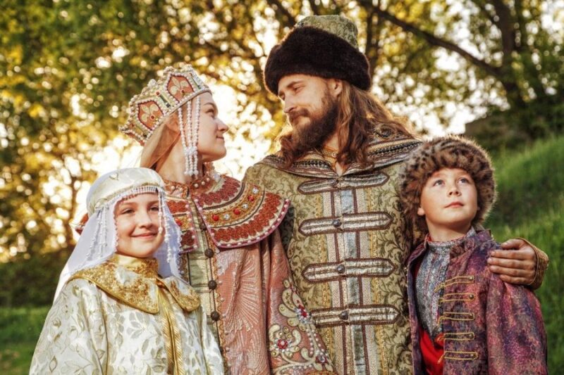 В Твери проходит фотовыставка Александры Благининой «Благоверные князья Пётр и Феврония» В Твери проходит фотовыставка Александры Благининой «Благоверные князья Пётр и Феврония»