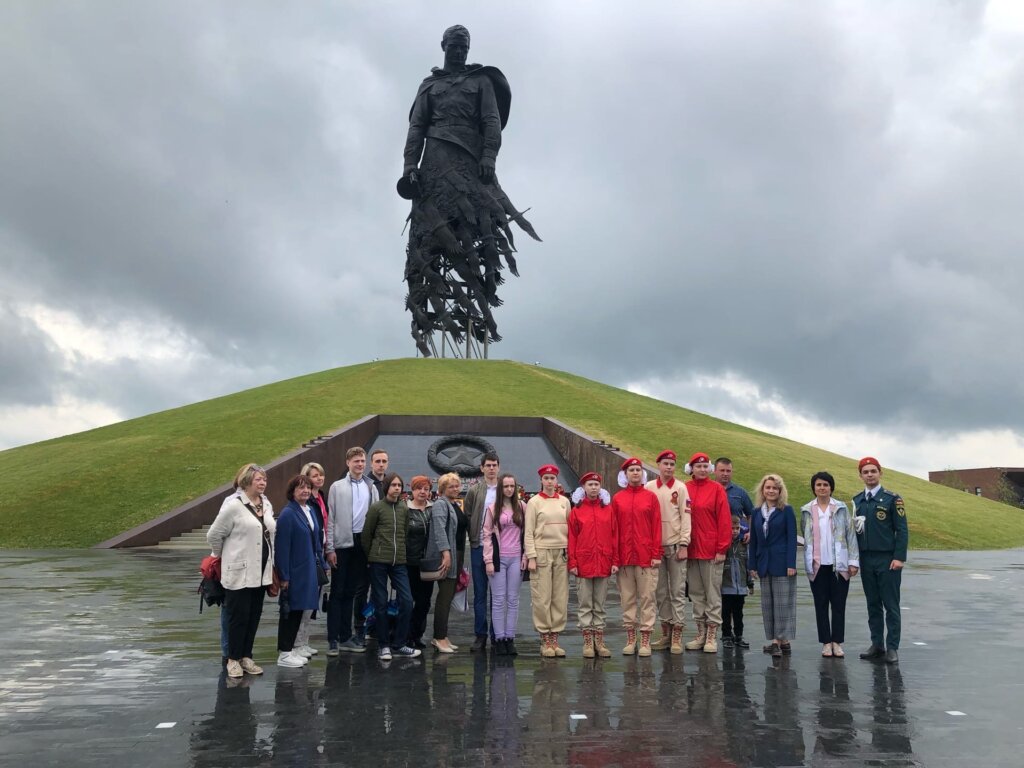 У Ржевского мемориала Советскому солдату наградили победителей всероссийского конкурса видеороликов «Память, сохраненная в стихах»