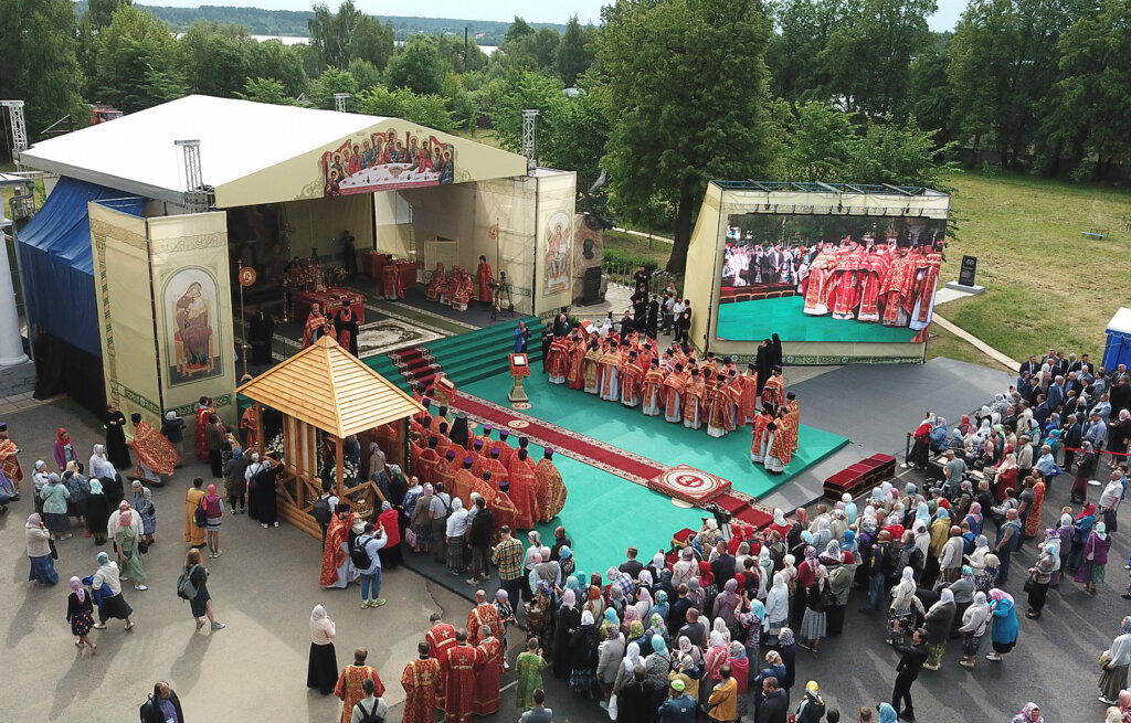 В Калязине открыли торжества в честь святого Макария