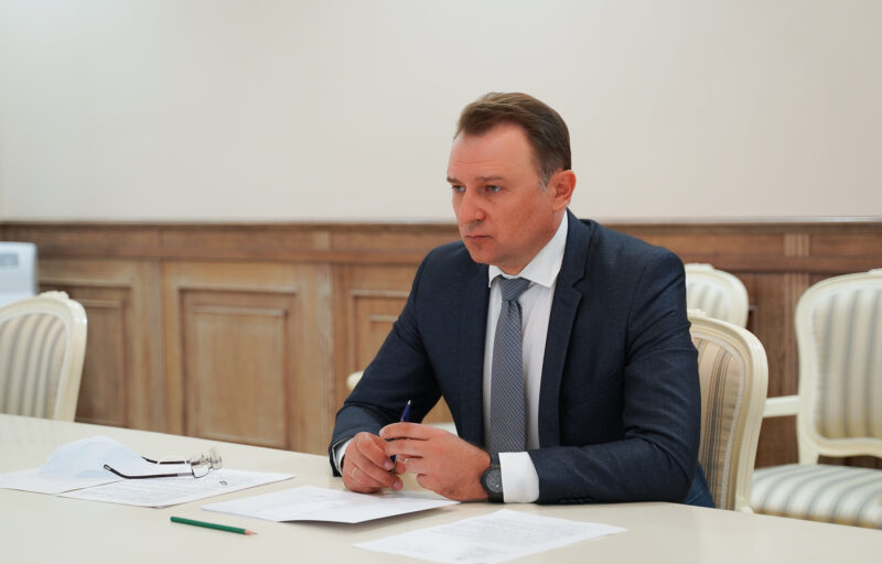 Губернатор Игорь Руденя и глава Бологовского района Геннадий Ломака встретились для обсуждения актуальных вопросов