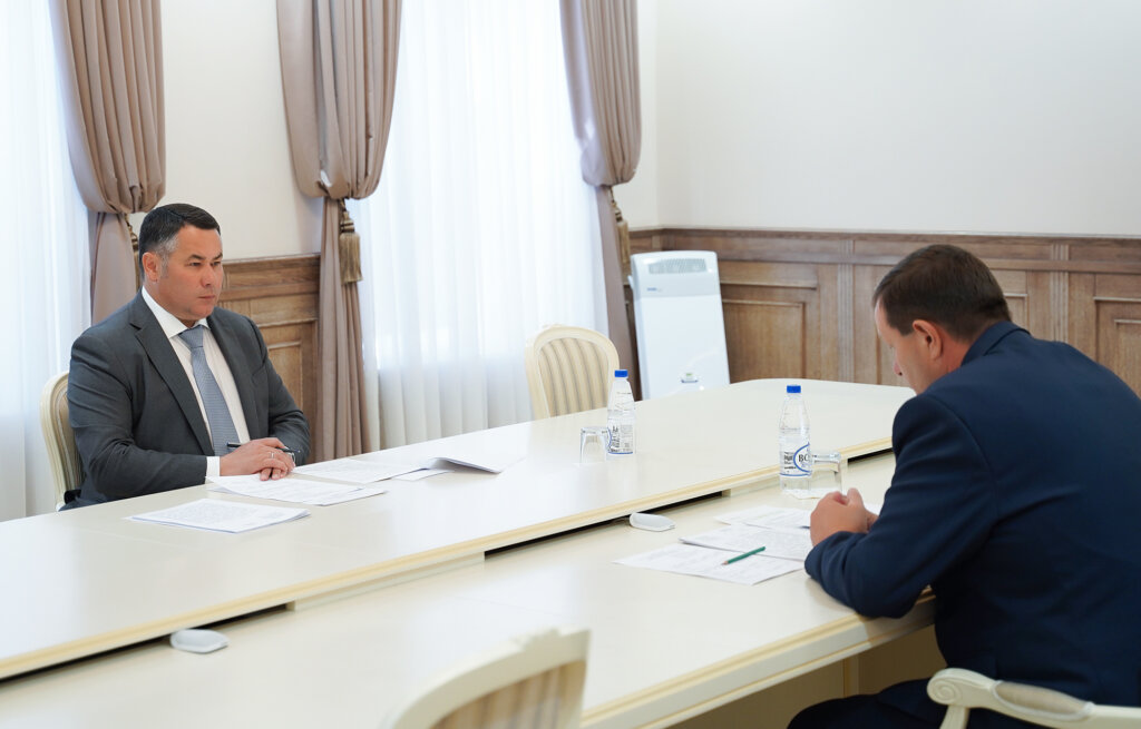 Губернатор Игорь Руденя обсудил с главой Сонковского района ремонт дорог в муниципалитете и другие актуальные вопросы