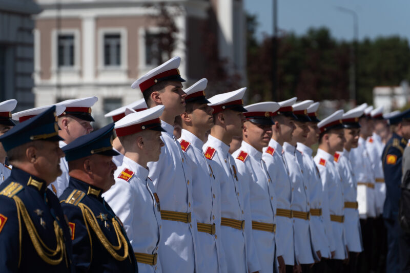 В Твери прошло торжество по случаю выпуска суворовцев В Твери прошло торжество по случаю выпуска суворовцев