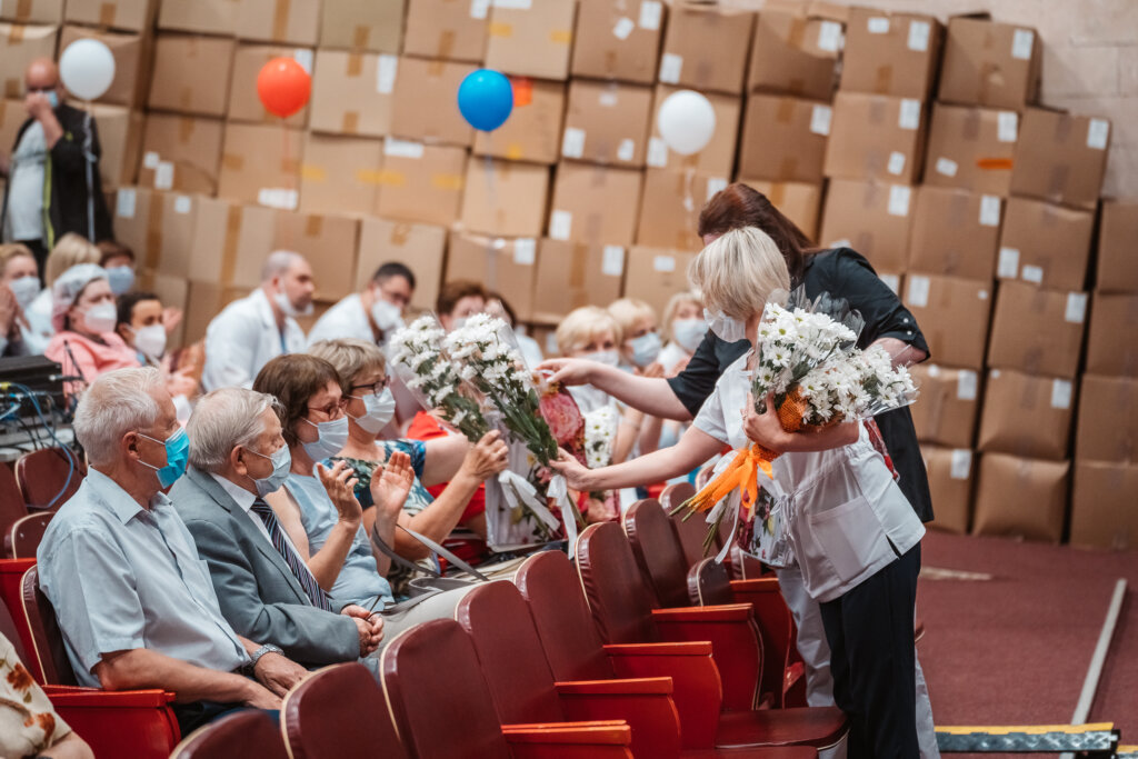 Курс на спасение жизней: в тверской Областной больнице отметили День медика