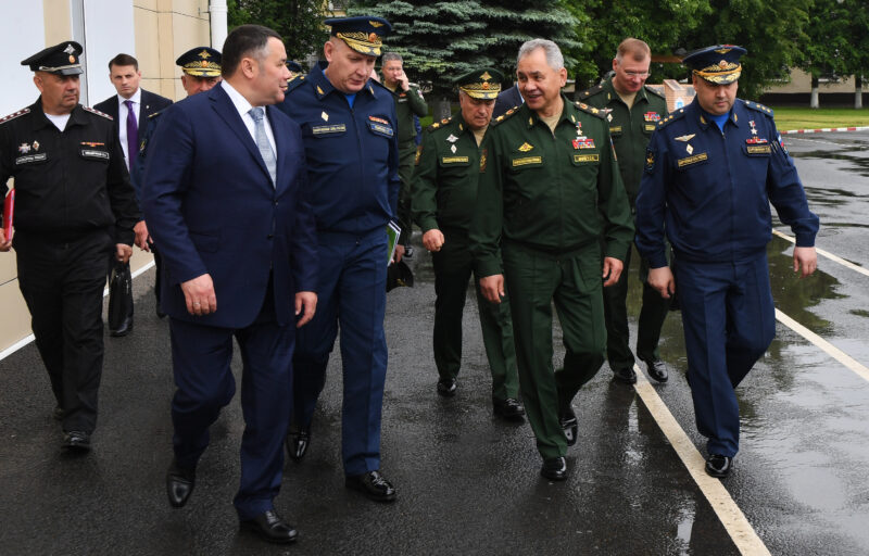 Курсанты Военной академии воздушно-космической обороны рассказали Министру обороны РФ Сергею Шойгу и губернатору Игорю Рудене о своих военно-научных разработках Курсанты Военной академии воздушно-космической обороны рассказали Министру обороны РФ Сергею Шойгу и губернатору Игорю Рудене о своих военно-научных разработках