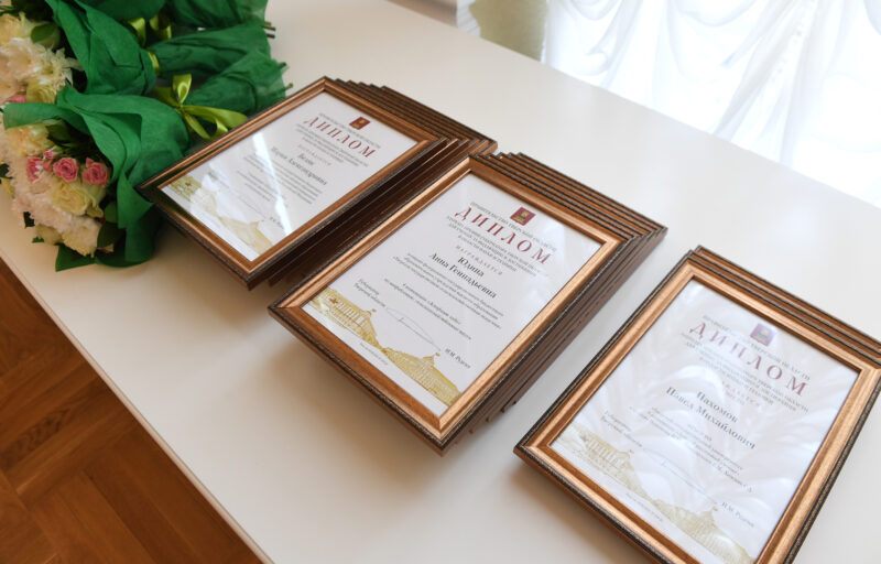 Губернатор Игорь Руденя вручил учёным Верхневолжья премии за выдающиеся достижения