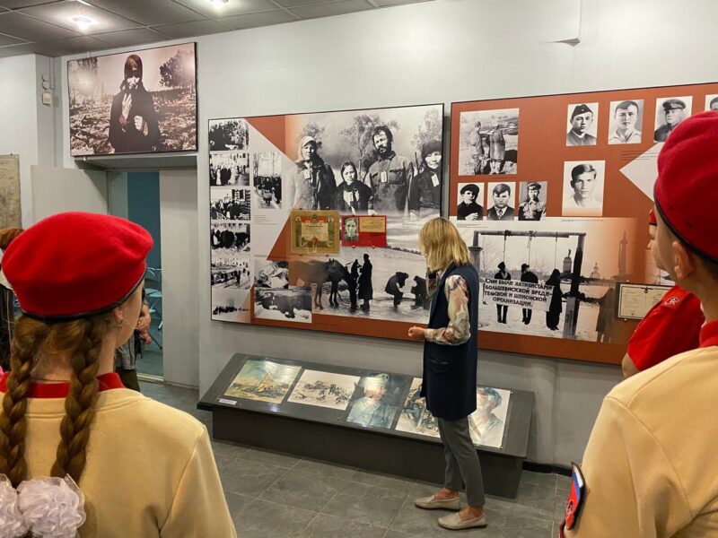 У Ржевского мемориала Советскому солдату наградили победителей всероссийского конкурса видеороликов «Память, сохраненная в стихах»