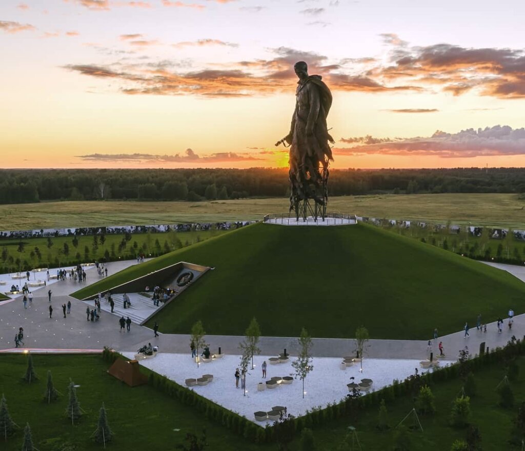 Скульптор Андрей Коробцов пишет рассказ о создании Ржевского мемориала