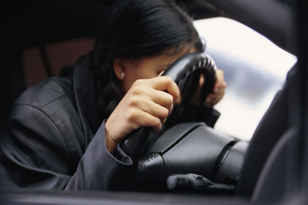 У жителя Тверской области пьяная девушка угнала машину У жителя Тверской области пьяная девушка угнала машину