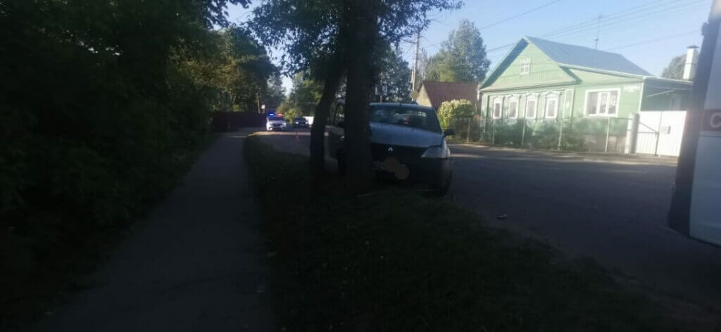 Ранним утром в ДТП в Пролетарском районе Твери пострадали двое