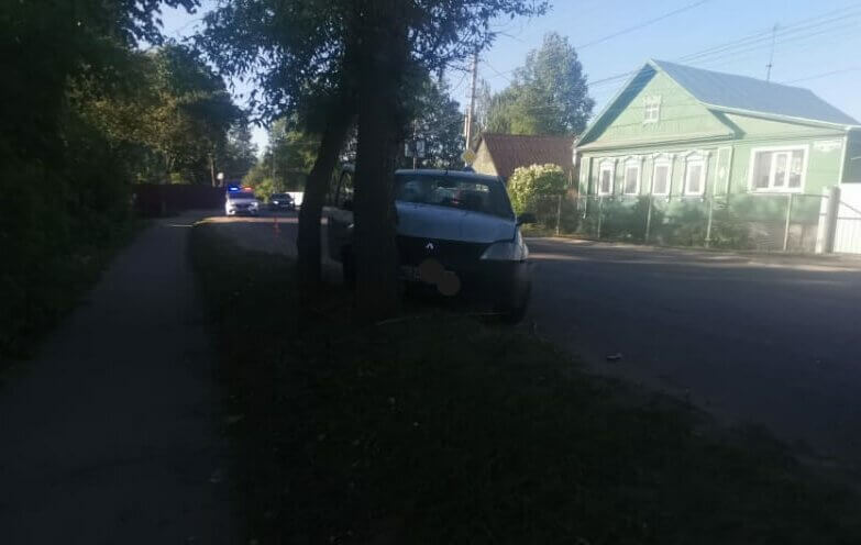 Ранним утром в ДТП в Пролетарском районе Твери пострадали двое Ранним утром в ДТП в Пролетарском районе Твери пострадали двое