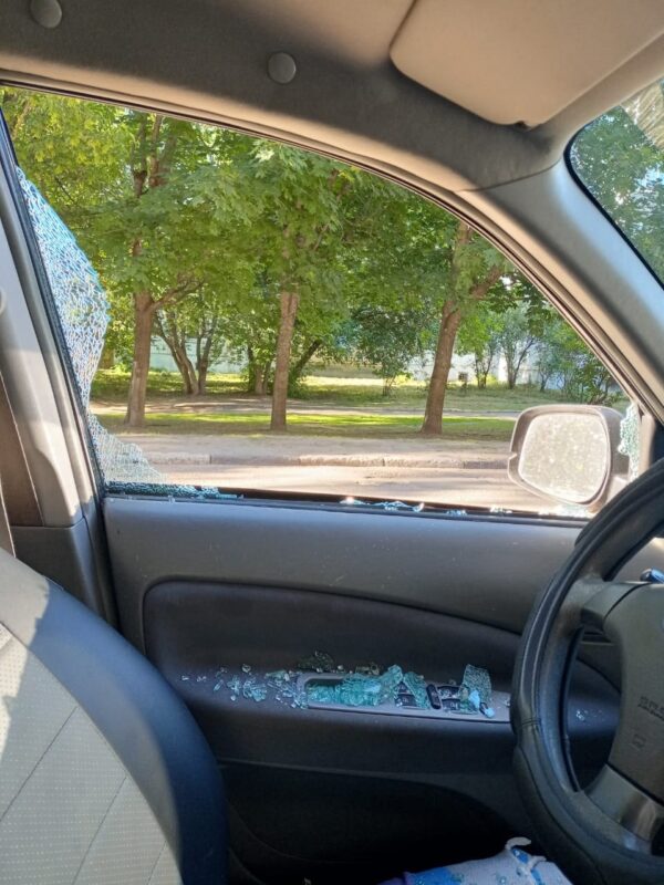 В Твери неизвестные лишают машин стёкол, а их владельцев нервов