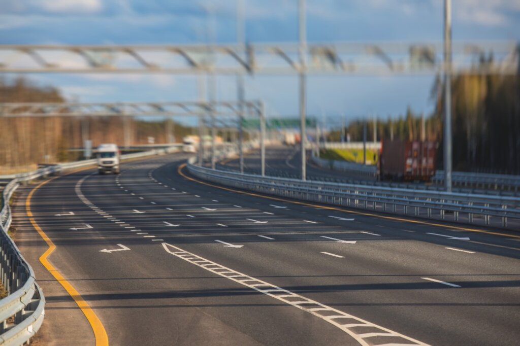 Тверской участок трассы М11 обеспечат скоростным интернетом уже летом Тверской участок трассы М11 обеспечат скоростным интернетом уже летом Тверской участок трассы М11 обеспечат поддержкой беспилотного транспорта