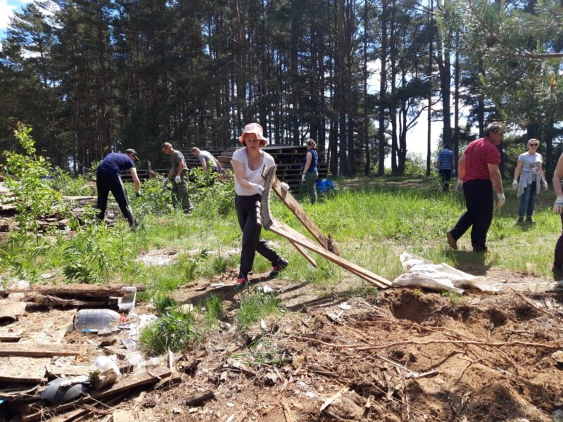 В заказнике «Троеручица» Тверской области прошёл субботник в День эколога