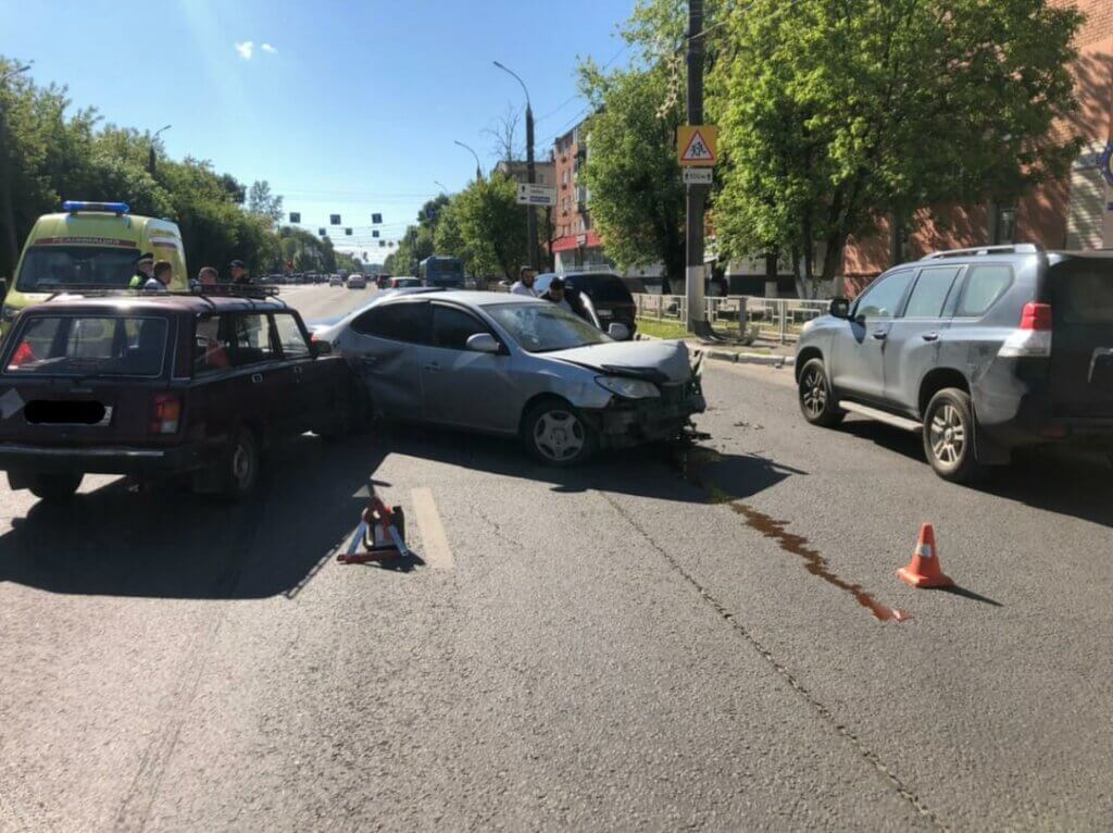 На проспекте Победы в Твери произошло ДТП