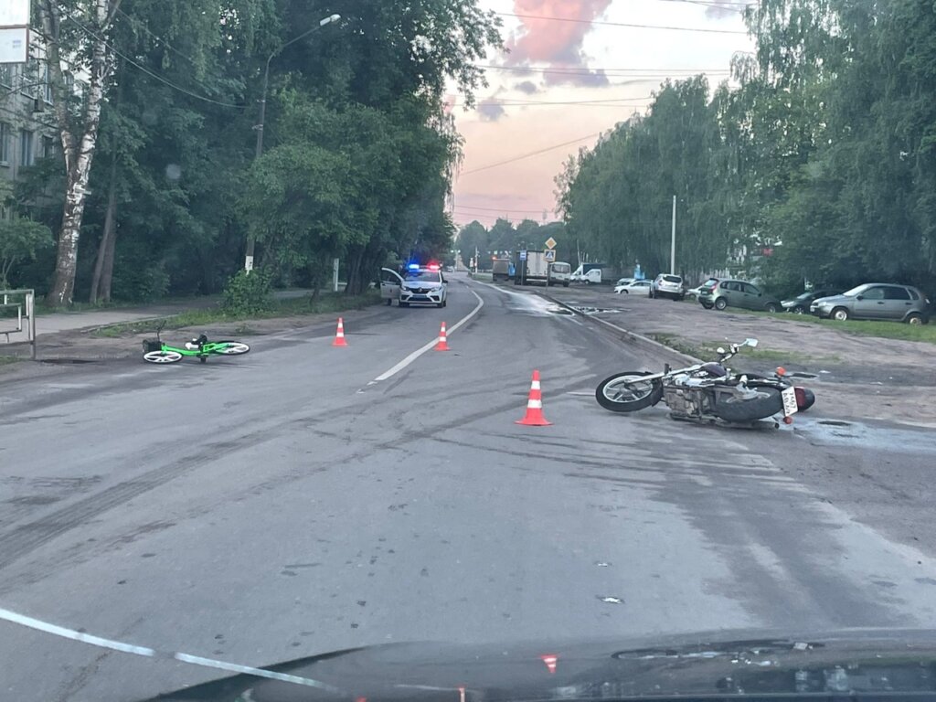 В Твери "зеленый" велосипед попал под колеса мотоцикла