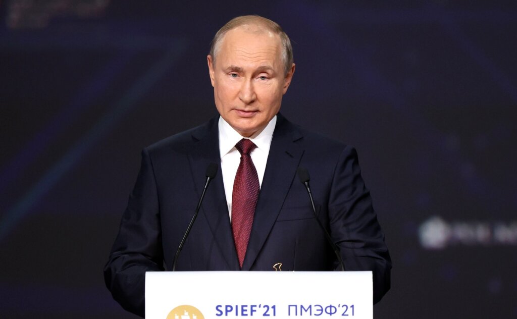 Игорь Руденя принял участие в пленарном заседании Петербургского международного экономического форума Игорь Руденя принял участие в пленарном заседании Петербургского международного экономического форума
