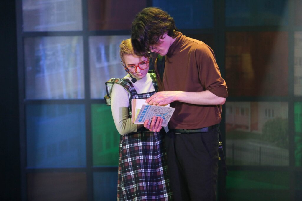 Тверской театр "Премьер" покажет мюзикл "Вам и не снилось" Театр «Премьер» приглашает на мюзикл о трогательной истории любви двух старшеклассников