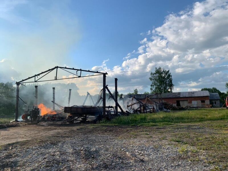 Под Ржевом пожар полностью уничтожил пилораму Под Ржевом пожар полностью уничтожил пилораму