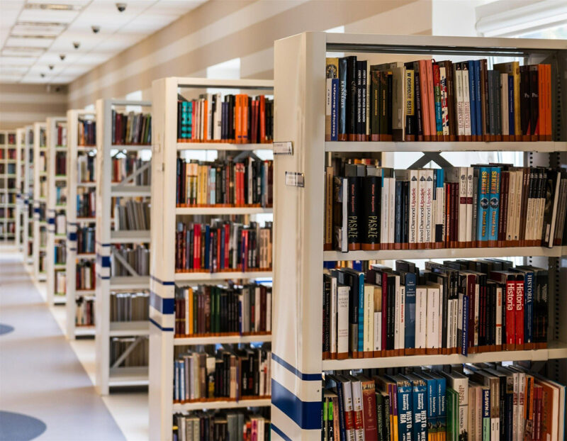 В Твери пройдет книжная выставка в честь Дня молодежи В Твери пройдет книжная выставка в честь Дня молодежи