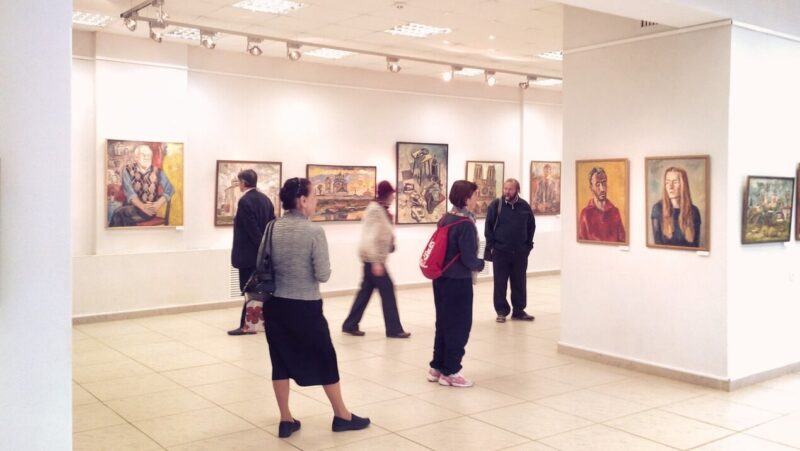В Тверском выставочном центре "исповедуется" Владимир Абрамович В Тверском выставочном центре "исповедуется" Владимир Абрамовича