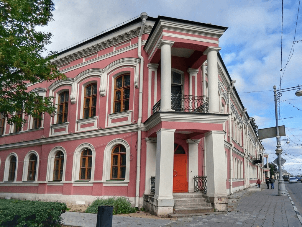 Тверской объединенный музей приглашает юных гостей на экскурсии и мастер-классы