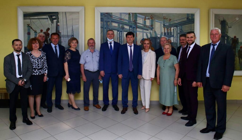 В Кирове обсудили повышение эффективности работы учебных центров «Россети Центр» и «Россети Центр и Приволжье» В Кирове обсудили повышение эффективности работы учебных центров «Россети Центр» и «Россети Центр и Приволжье»