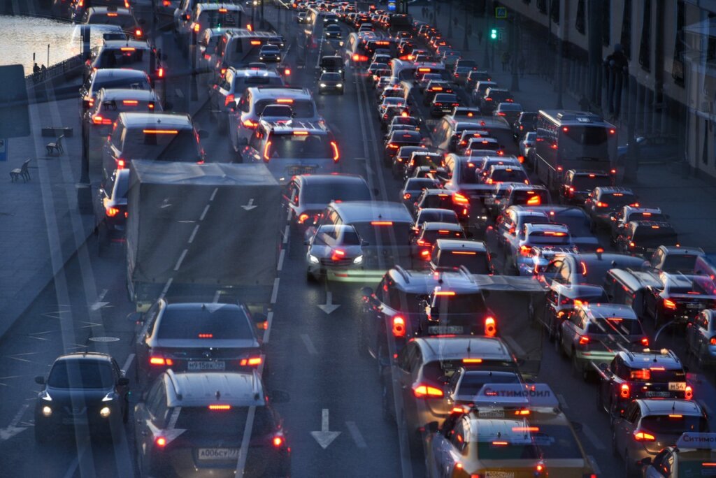 Из-за незнания правил дорожного движения пострадал человек