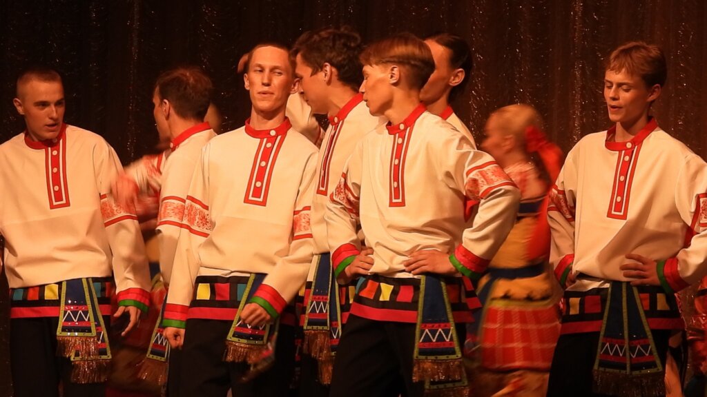 Лучшие народные коллективы ЦФО встретились в Калязине Лучшие народные коллективы ЦФО встретились в Калязине