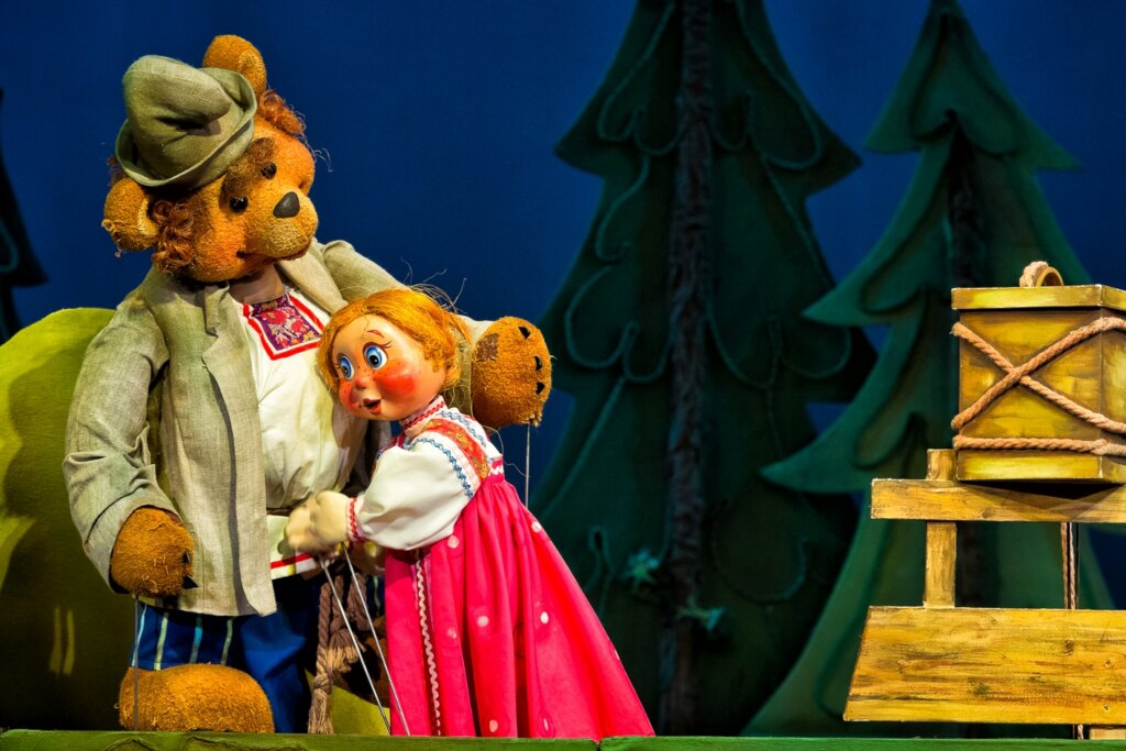 Историю Машеньки и Медведя покажут на сцене Тверского театра кукол Историю Машеньки и Медведя покажут на сцене Тверского театра кукол