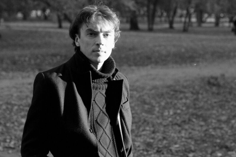 Дмитрий Воденников: «Когда себе не принадлежишь, ты очень хорошо живешь» Дмитрий Воденников: «Когда себе не принадлежишь, ты очень хорошо живешь»