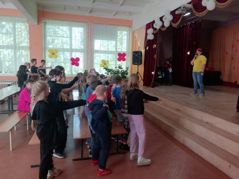 В Бологое сотрудники ГИБДД посетили пришкольный лагерь