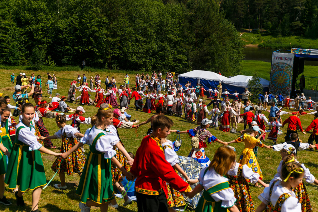 В Василево можно ехать на "Троицкие гуляния" В Василево можно ехать на "Троицкие гуляния"