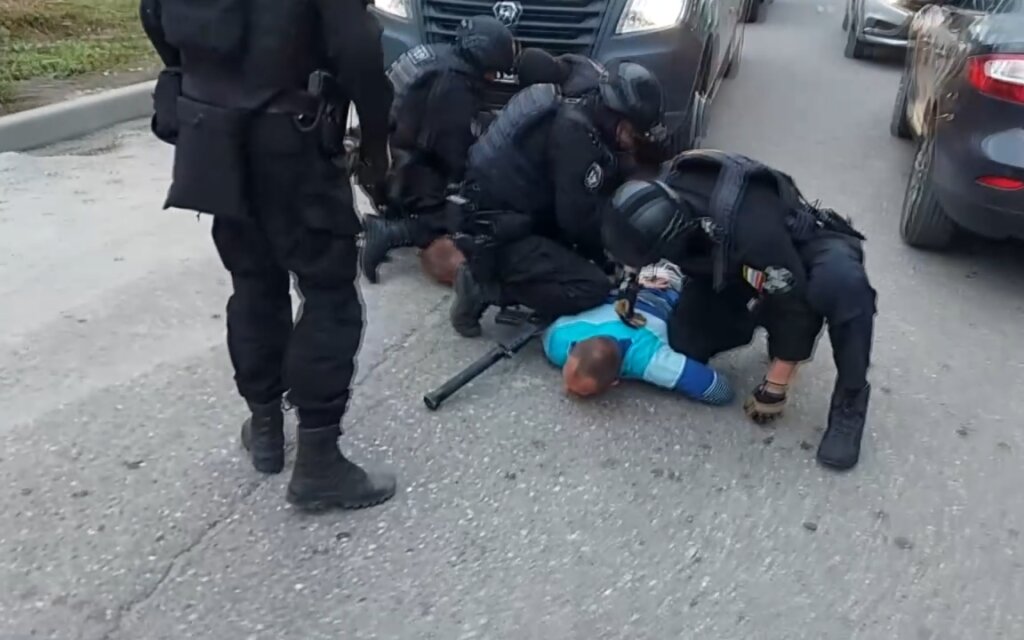 Задержана группировка, которая продавала оружие в Тверской и других областях Задержана группировка, которая продавала оружие в Тверской и других областях