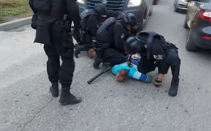 Задержана группировка, которая продавала оружие в Тверской и других областях Задержана группировка, которая продавала оружие в Тверской и других областях