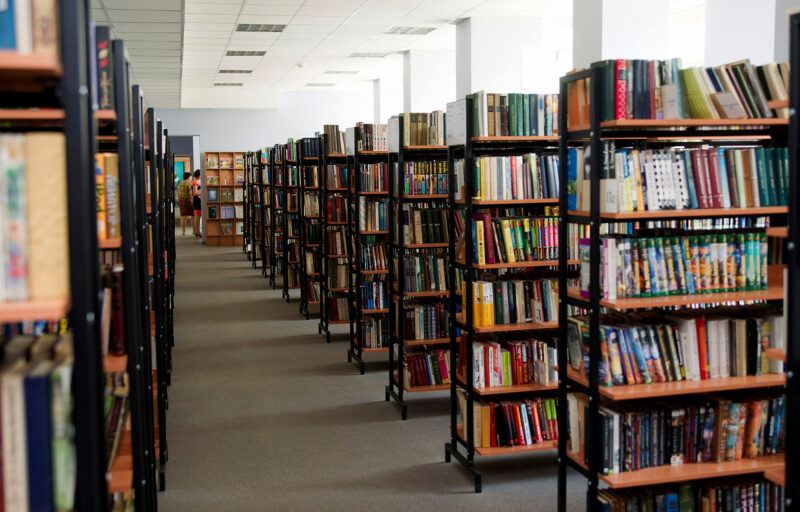 В Твери проходит книжная выставка писателя Артёма Драбкина В Твери проходит книжная выставка писателя Артёма Драбкина