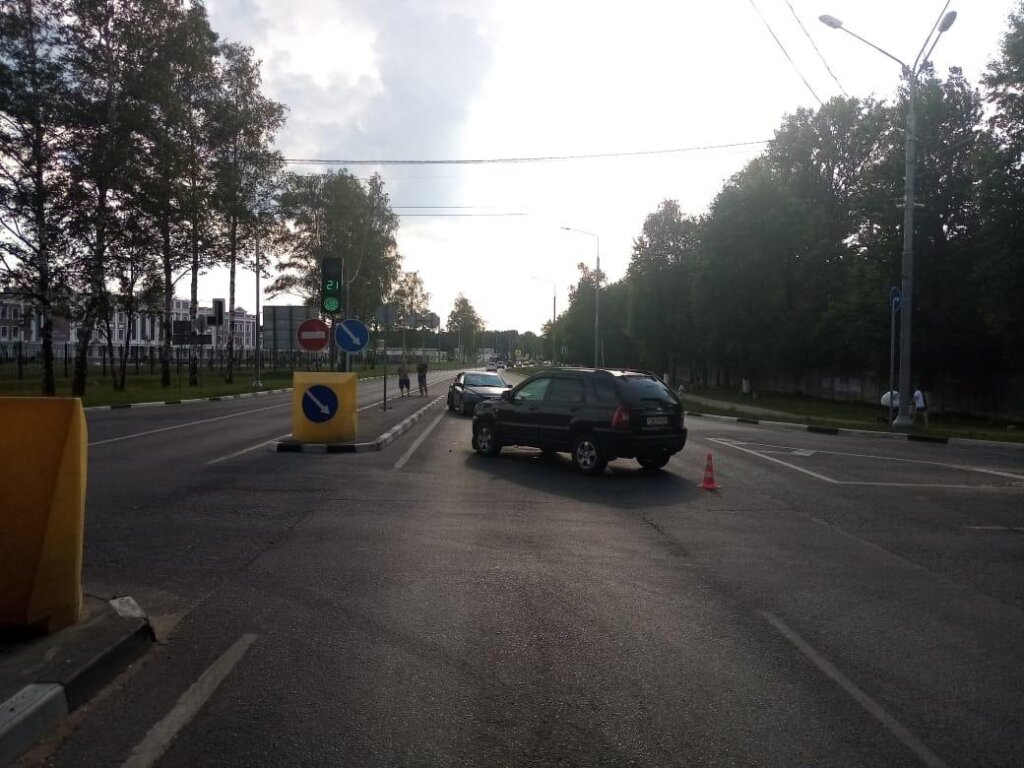 В Твери в ДТП пострадали две девочки В Твери в ДТП пострадали две девочки