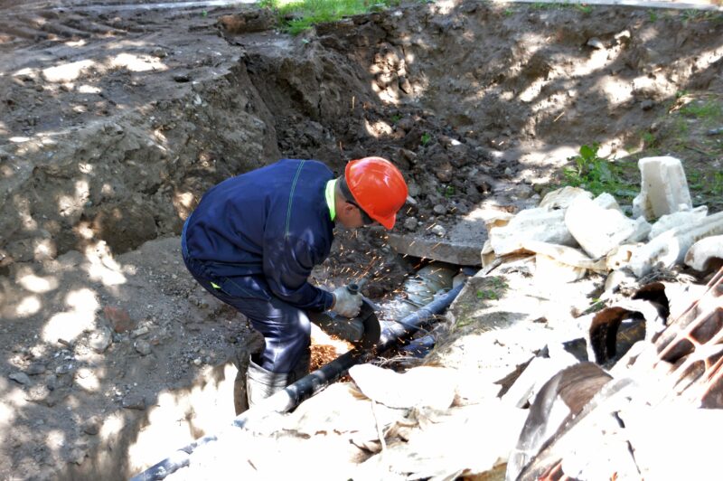 В Твери проводят ремонт теплосетей