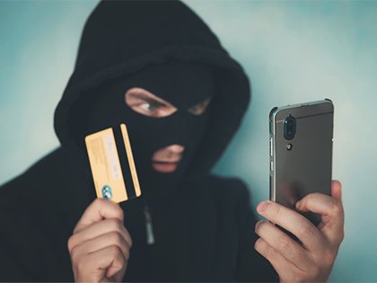 Житель Тверской области почти 60 раз отправил деньги мошенникам В Твери мужчина поддался панике и перечислил мошенникам крупную сумму денег