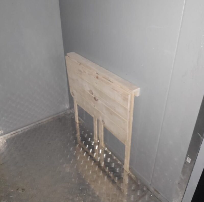 На тверских карьерах сделали vip-уборную для отдыхающих