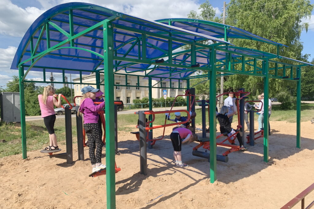 В Тверской области открыли новую детскую спортивную площадку В Тверской области открыли новую детскую спортивную площадку