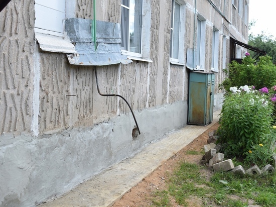 В Оленино по просьбе жителей отремонтировали фундамент дома В Оленино по просьбе жителей отремонтировали фундамент дома