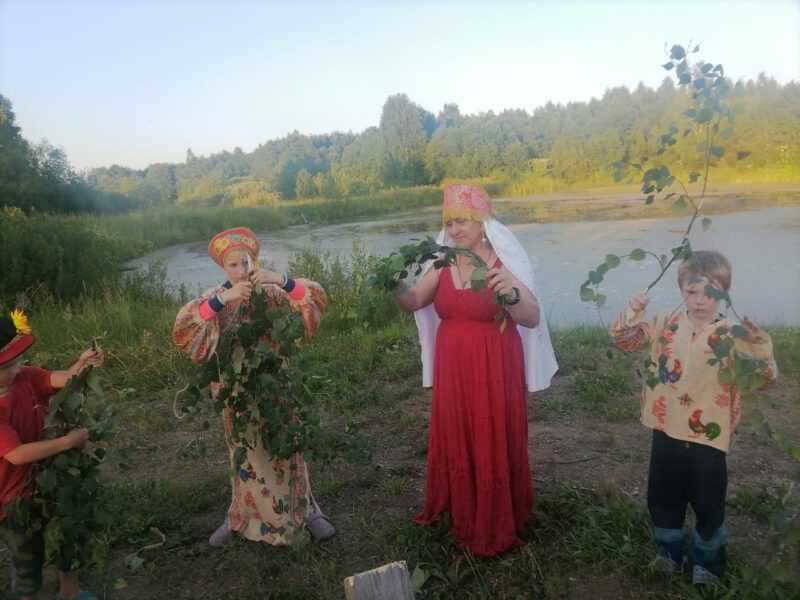 Детей из Ржевского района приобщили к старым традициям празднования Ивана Купала