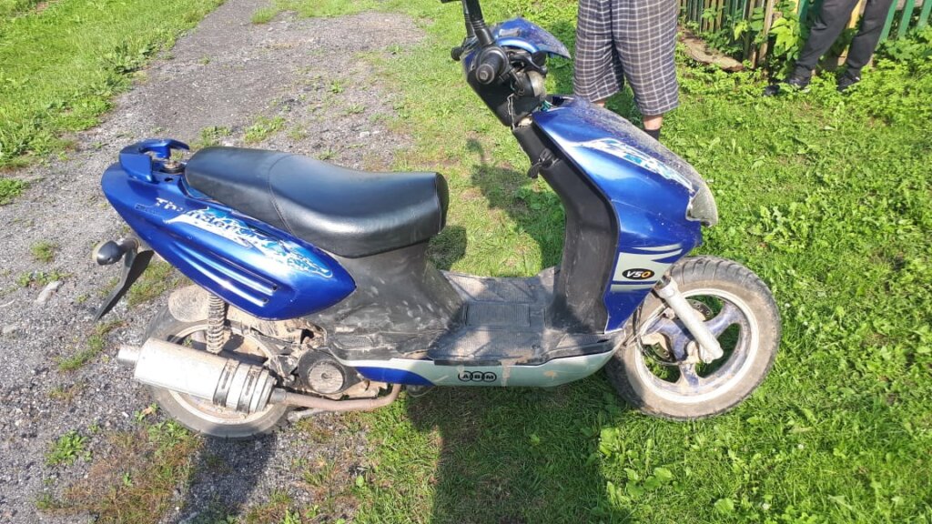 В Тверской области молодой парень опрокинулся на скутере В Тверской области молодой парень опрокинулся на скутере