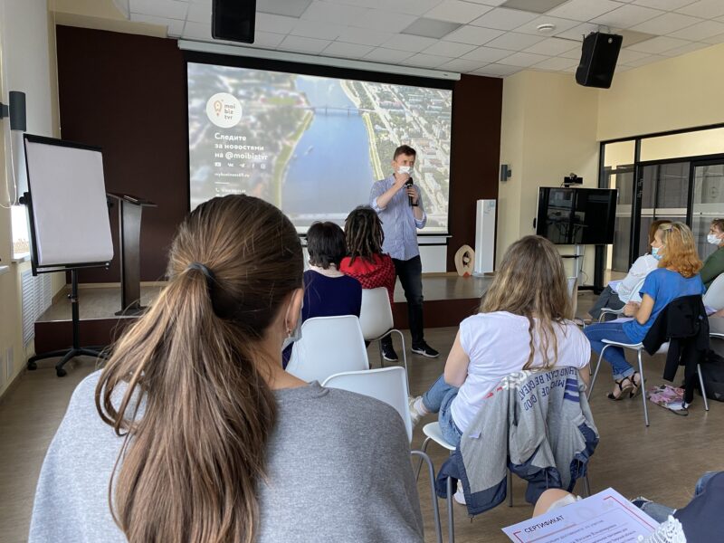 Самозанятые жители Твери прошли образовательный курс в центре "Мой бизнес"