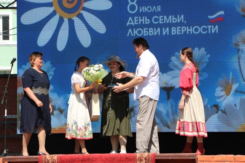Тверская область присоединилась к празднованию Дня семьи, любви и верности Тверская область присоединилась к празднованию Дня семьи, любви и верности