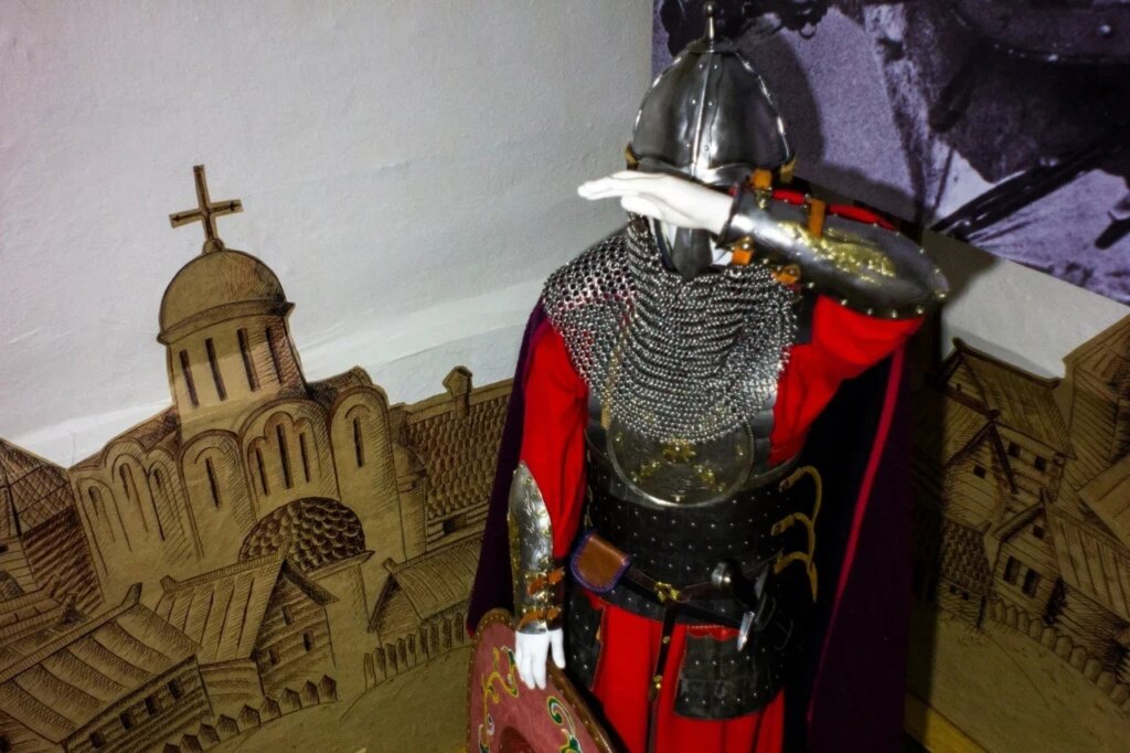 В Тверской оружейной палате продолжает работать выставка, посвященная князю Александру Невскому В Тверской оружейной палате продолжает работать выставка, посвященная князю Александру Невскому